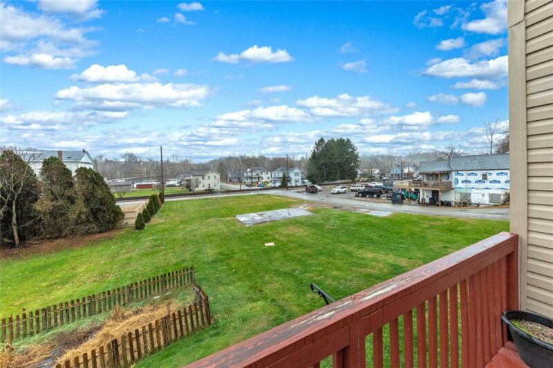 504 Howell St — photo 4