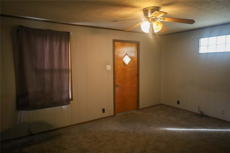 635 Large Ave — photo 3