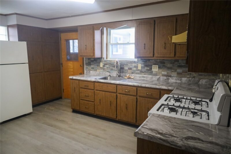 635 Large Ave — photo 4
