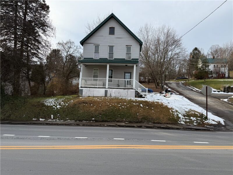 300 Hansen Ave — photo 2