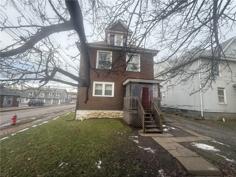 328 W Cunningham St — photo 2