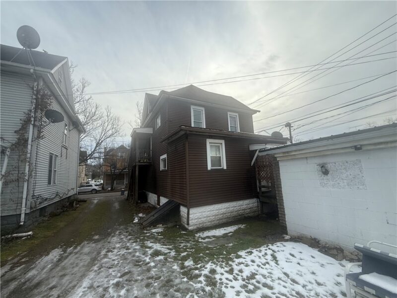 328 W Cunningham St — photo 7