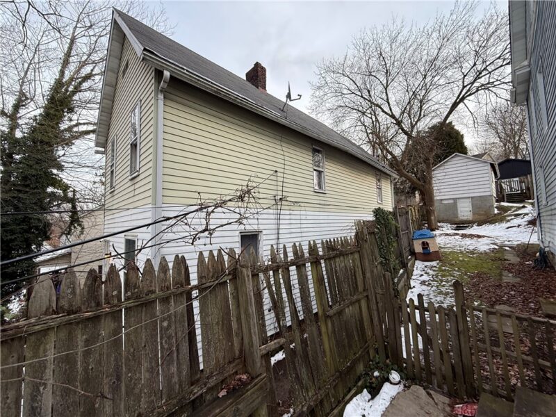 107 Sumner Ave — photo 3