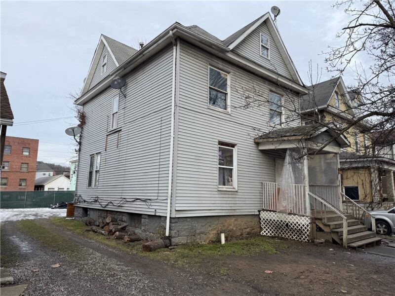 326 W Cunningham St — photo 3