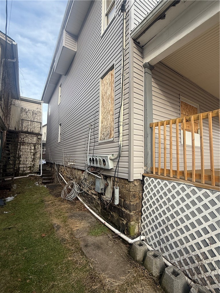404 E Locust St — photo 3