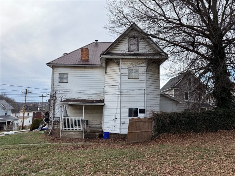 122 W Quarry St — photo 2