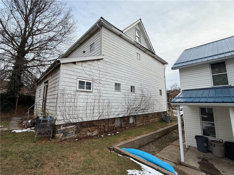 122 W Quarry St — photo 3