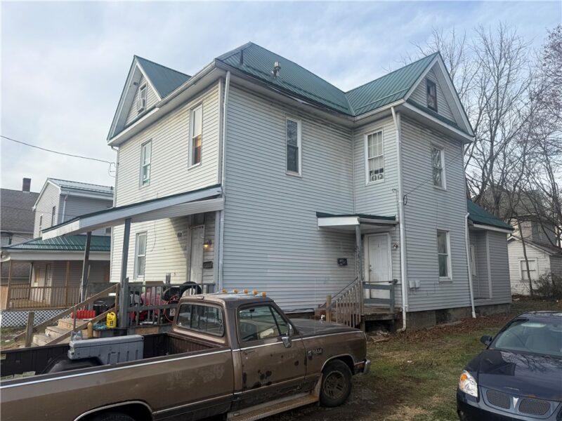 410 E Locust St — photo 2