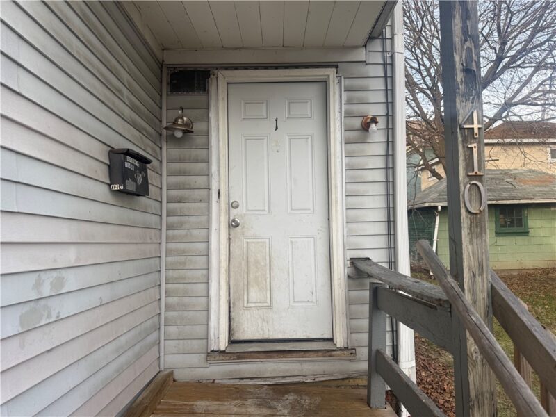 410 E Locust St — photo 3