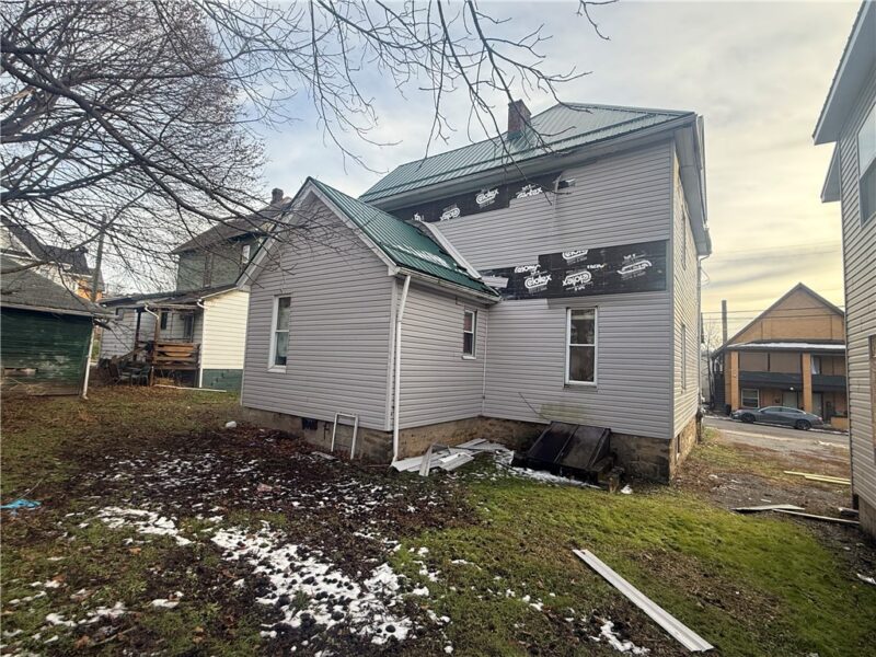 410 E Locust St — photo 5
