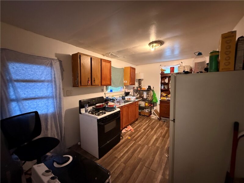 327 & 329 Howard St — photo 8