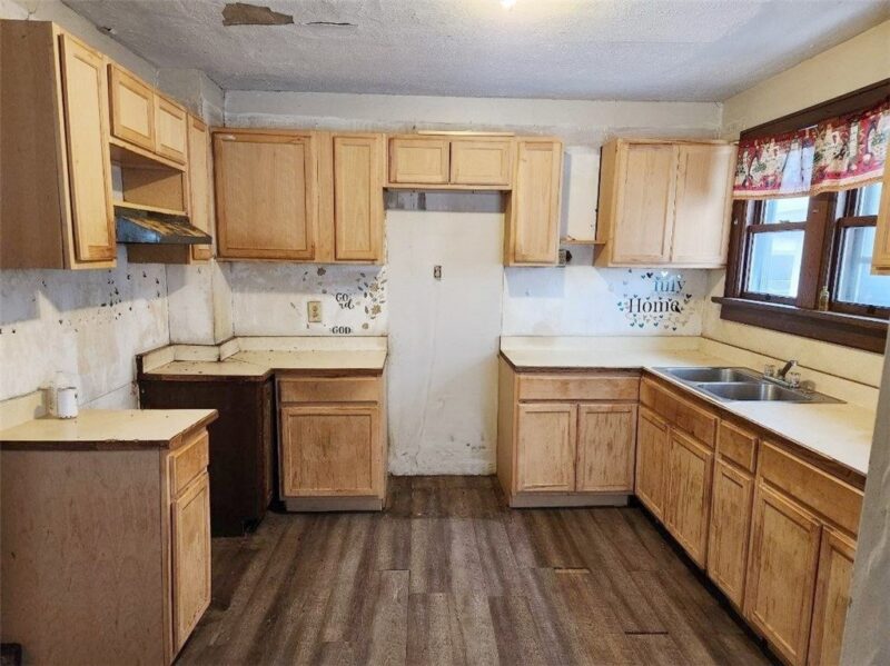 399 Baldwin Ave — photo 8