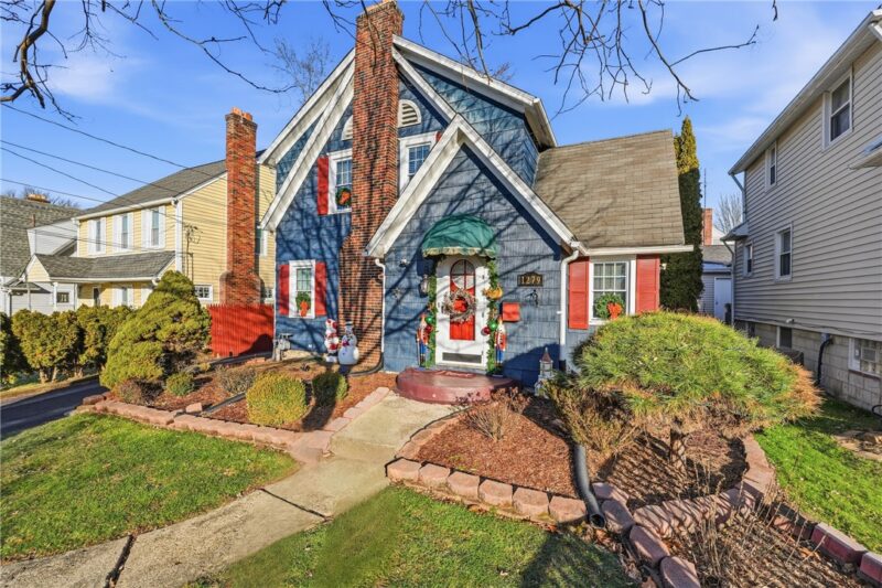 1279 Griswold St — photo 2