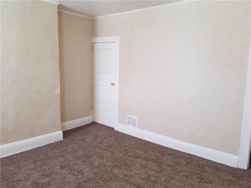 3422-3424 Fleming Ave — photo 8