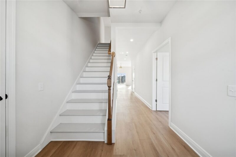 2215 Lebanon Dr — photo 3