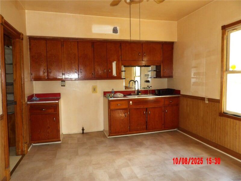 425 Grove St — photo 3