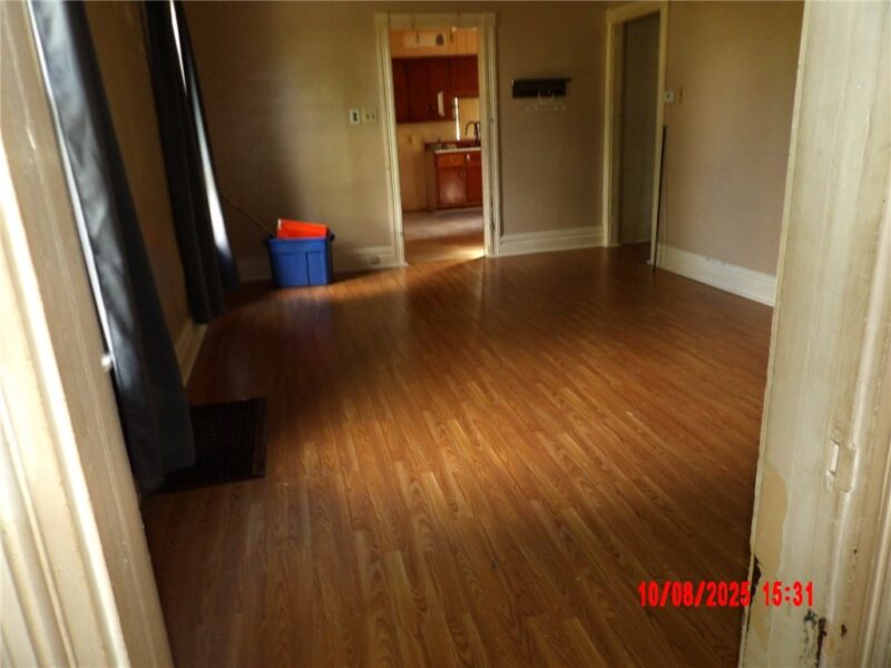 425 Grove St — photo 8