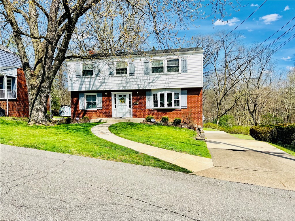 208 Crescent Garden Dr — photo 1