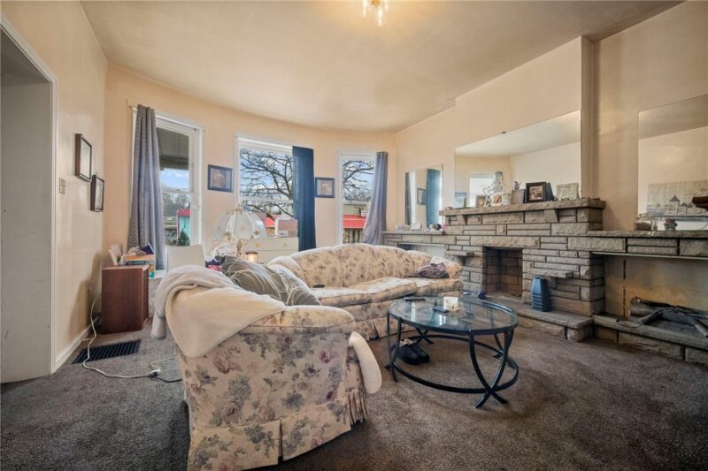 306 E Maiden St — photo 2