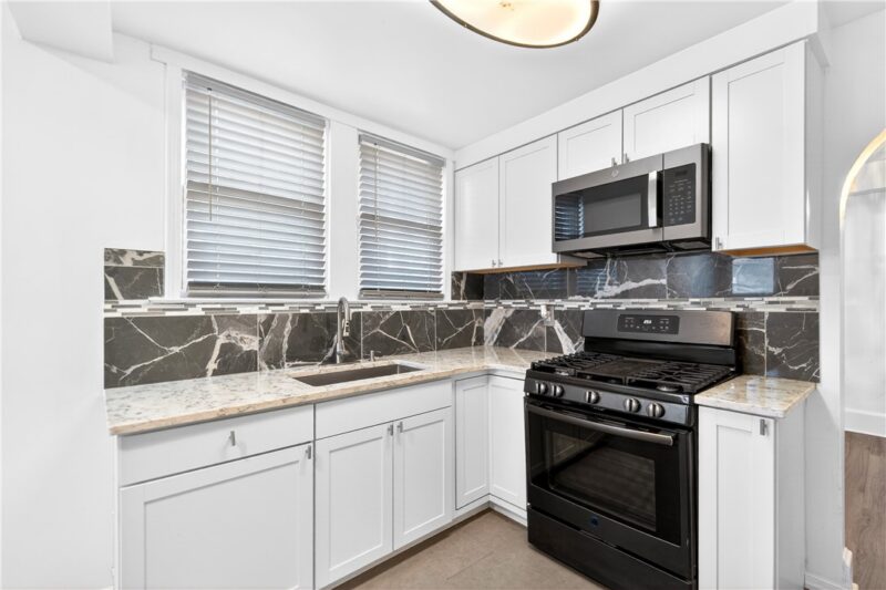 1320 WOODMONT AVENUE — photo 2