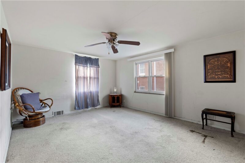 500 Thompson Ave — photo 7
