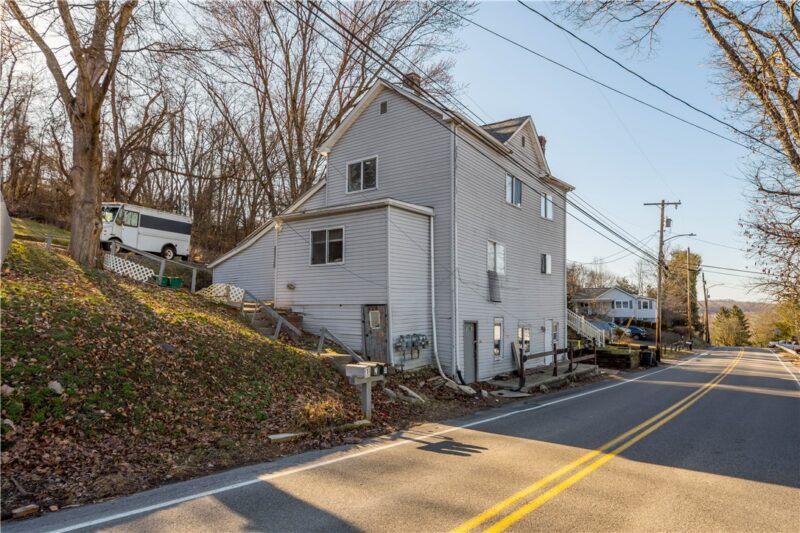 642 Seminary Avenue — photo 2