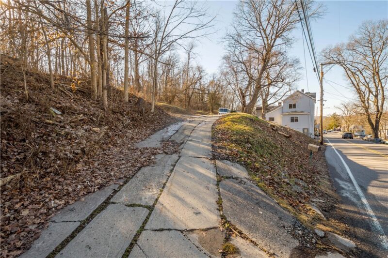 642 Seminary Avenue — photo 7