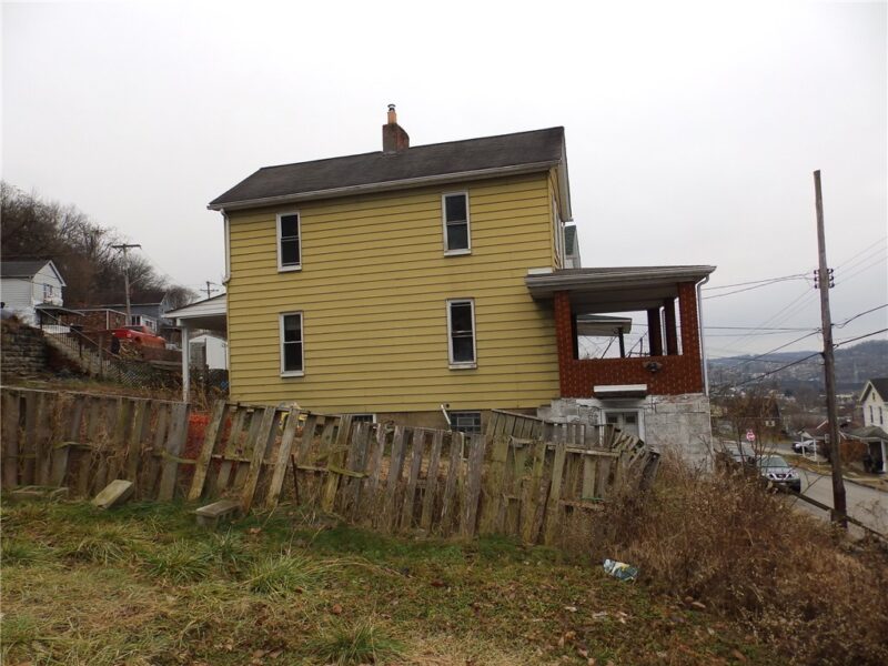 523 Delaware Ave — photo 4