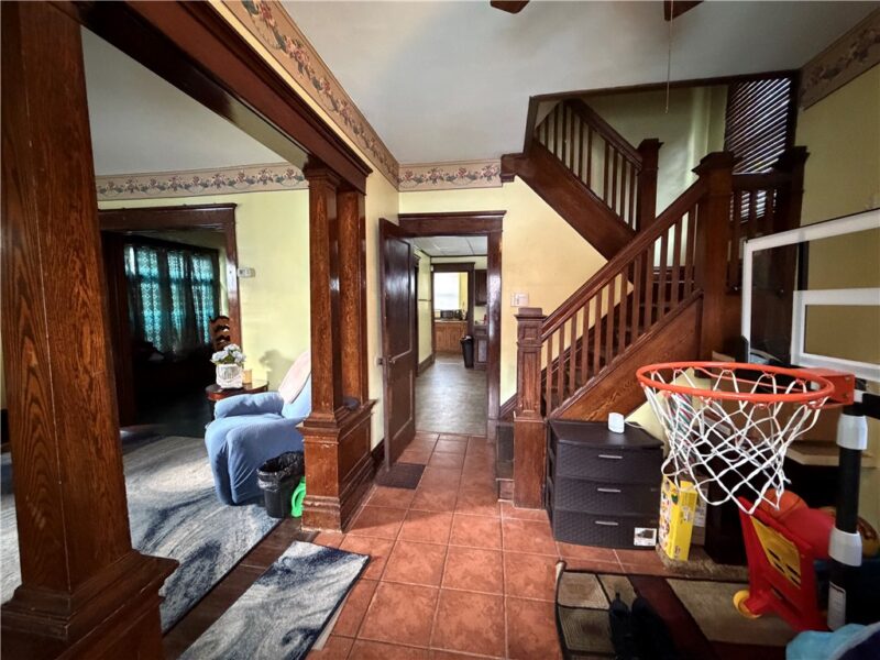 304 SPRUCE AVENUE — photo 3