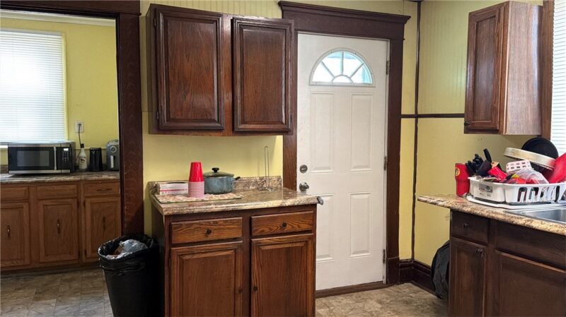 304 SPRUCE AVENUE — photo 8