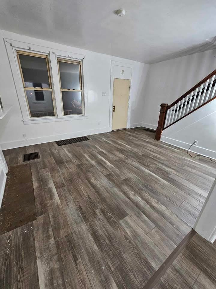 103 E 1st Ave — photo 4