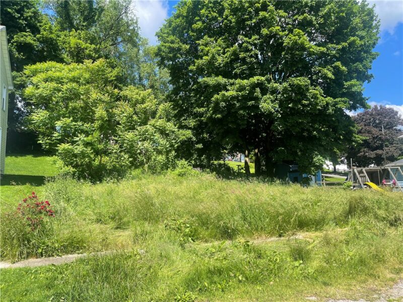 137 N Otter St — photo 3