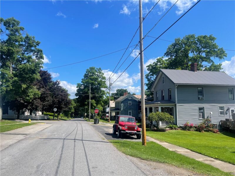 137 N Otter St — photo 5