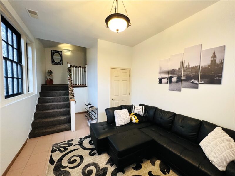 304 Rhodes Place — photo 6