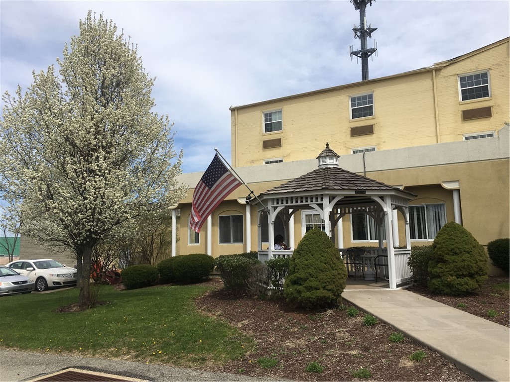 4220 SAW MILL RUN BLVD — photo 1