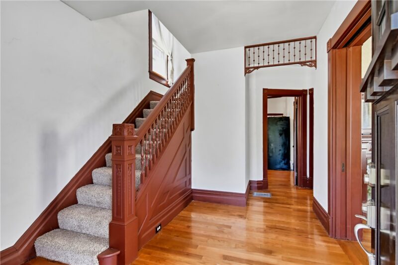 110 Pattison ST. — photo 3