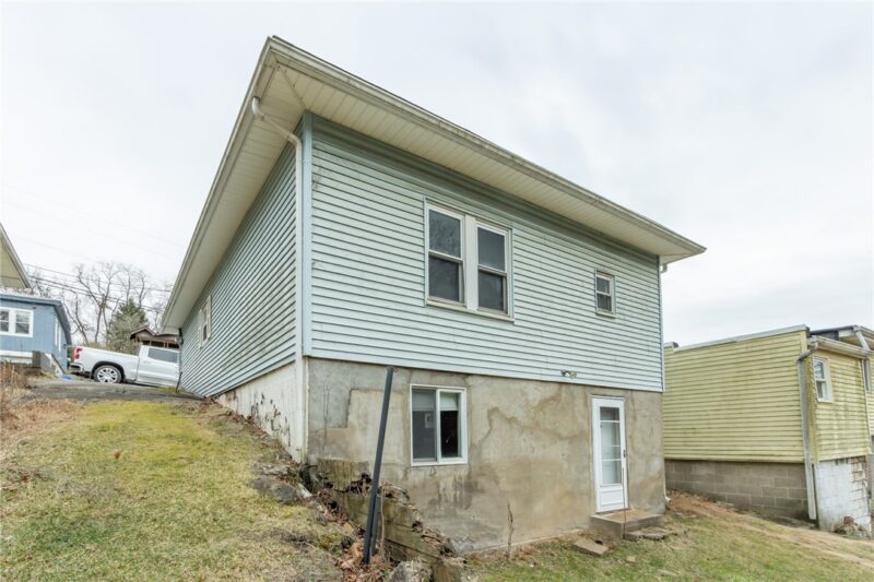 1183 Hill St — photo 3