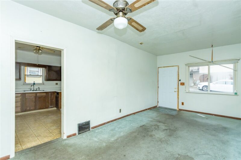 1183 Hill St — photo 4