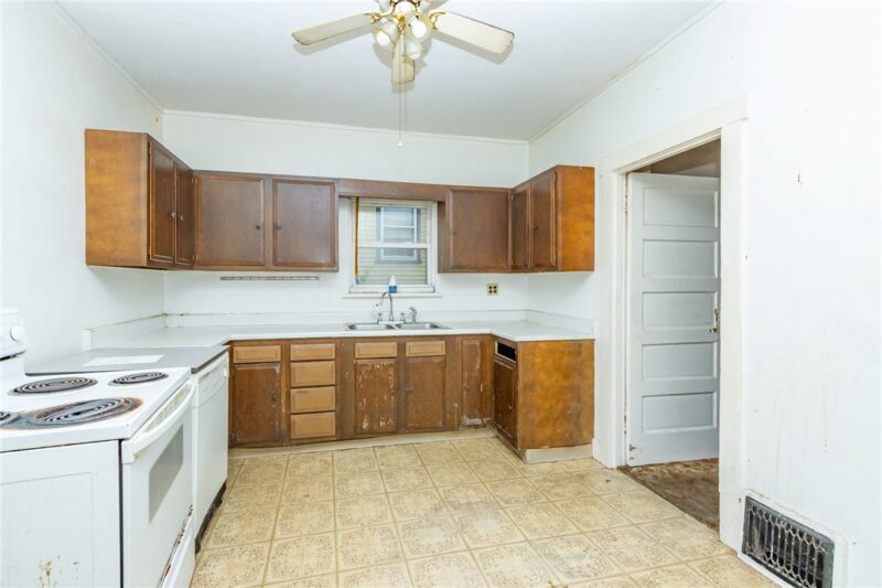 1183 Hill St — photo 7