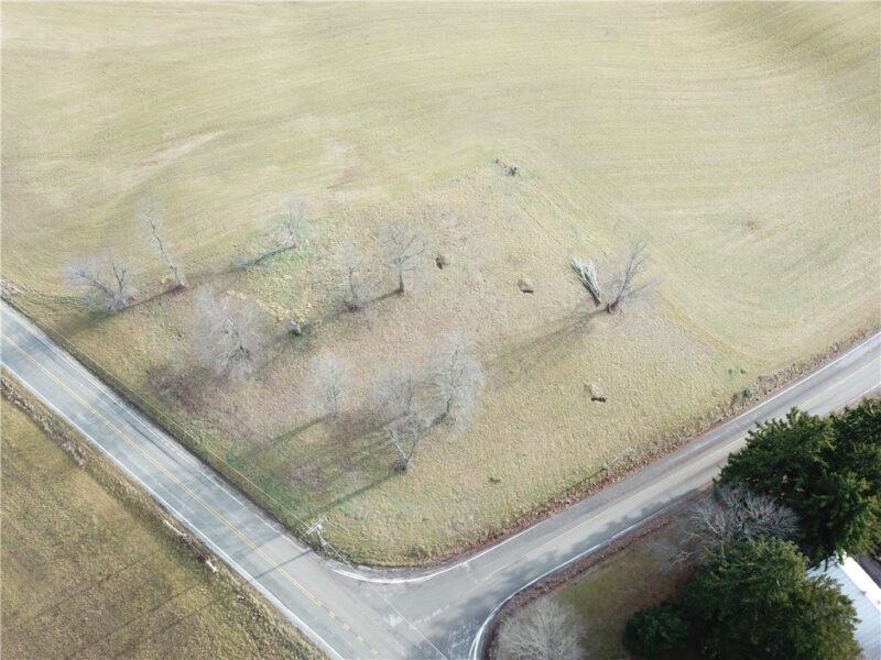 03 Wises Grove Rd — photo 2