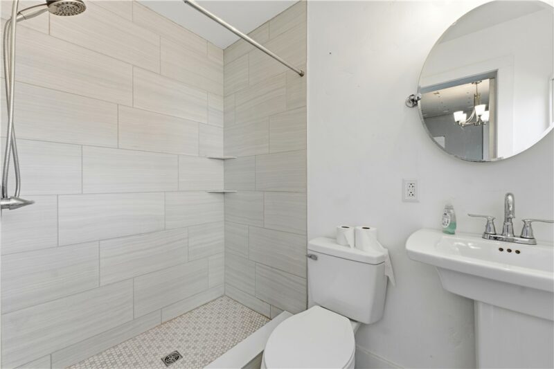 420 Carson Street — photo 8