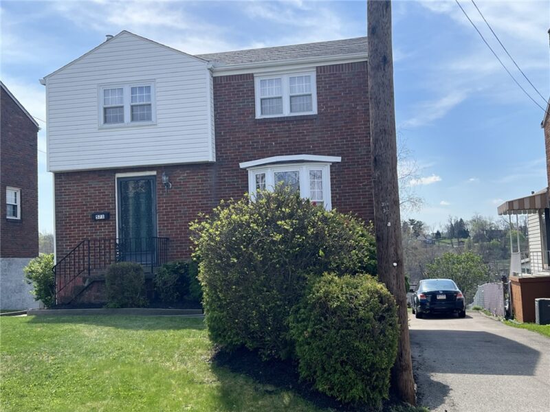 571 Helena St — photo 3