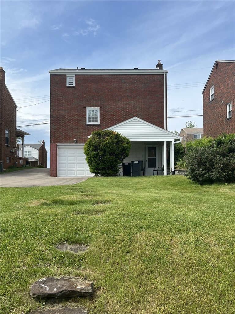 571 Helena St — photo 8
