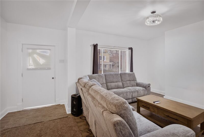 513 Lorenz Ave — photo 4
