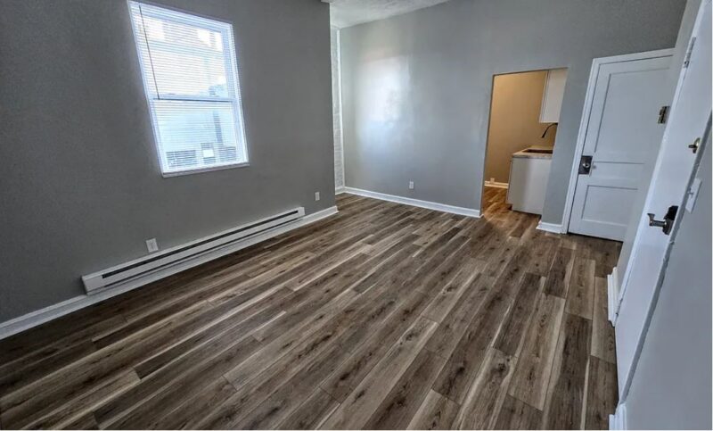 526 E 8th Ave — photo 2