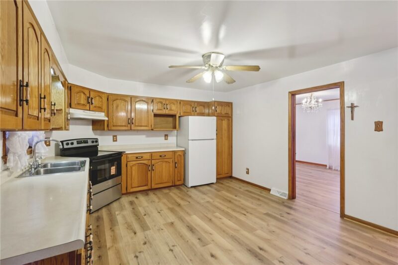 1111 Crowe Street — photo 8