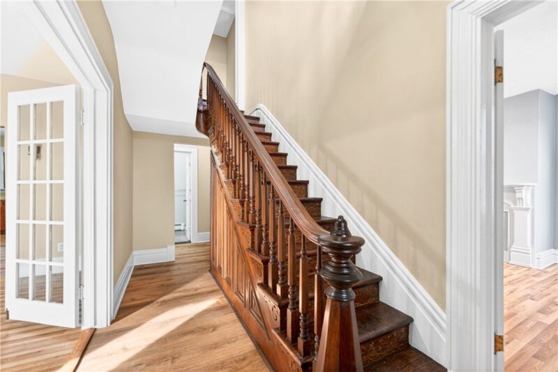 422 W 7th Ave — photo 4
