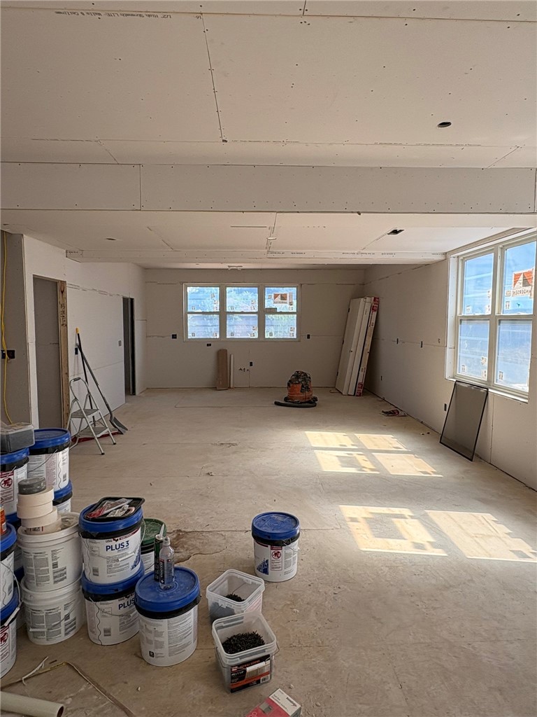 211 Green St — photo 4