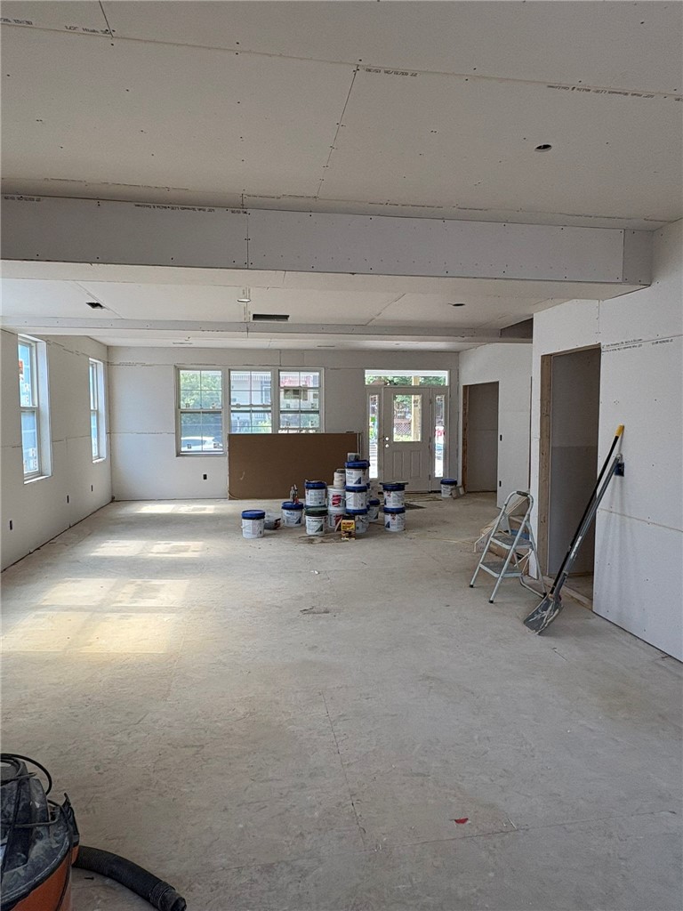 211 Green St — photo 5