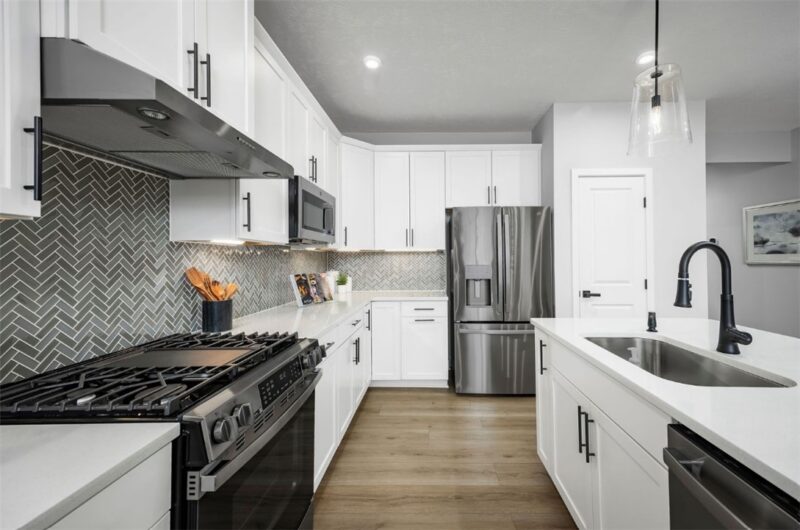 1049 Black Sands Drive — photo 4